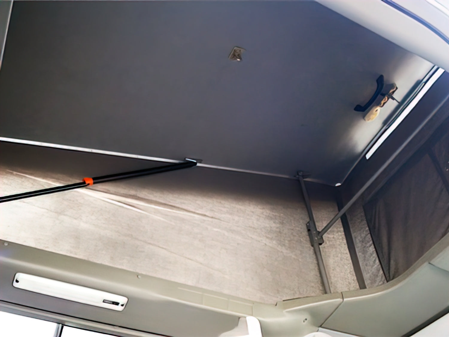 Pop-Top Lift Assist [Eurovan Weekender] - OVERLANDERS Outfitter
