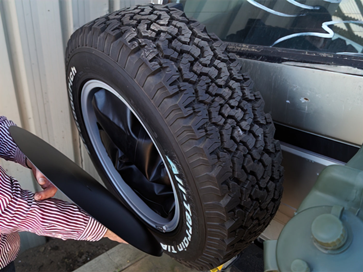 Reverse Spare Tire Carrier Storage Kit - OVERLANDERS Outfitter