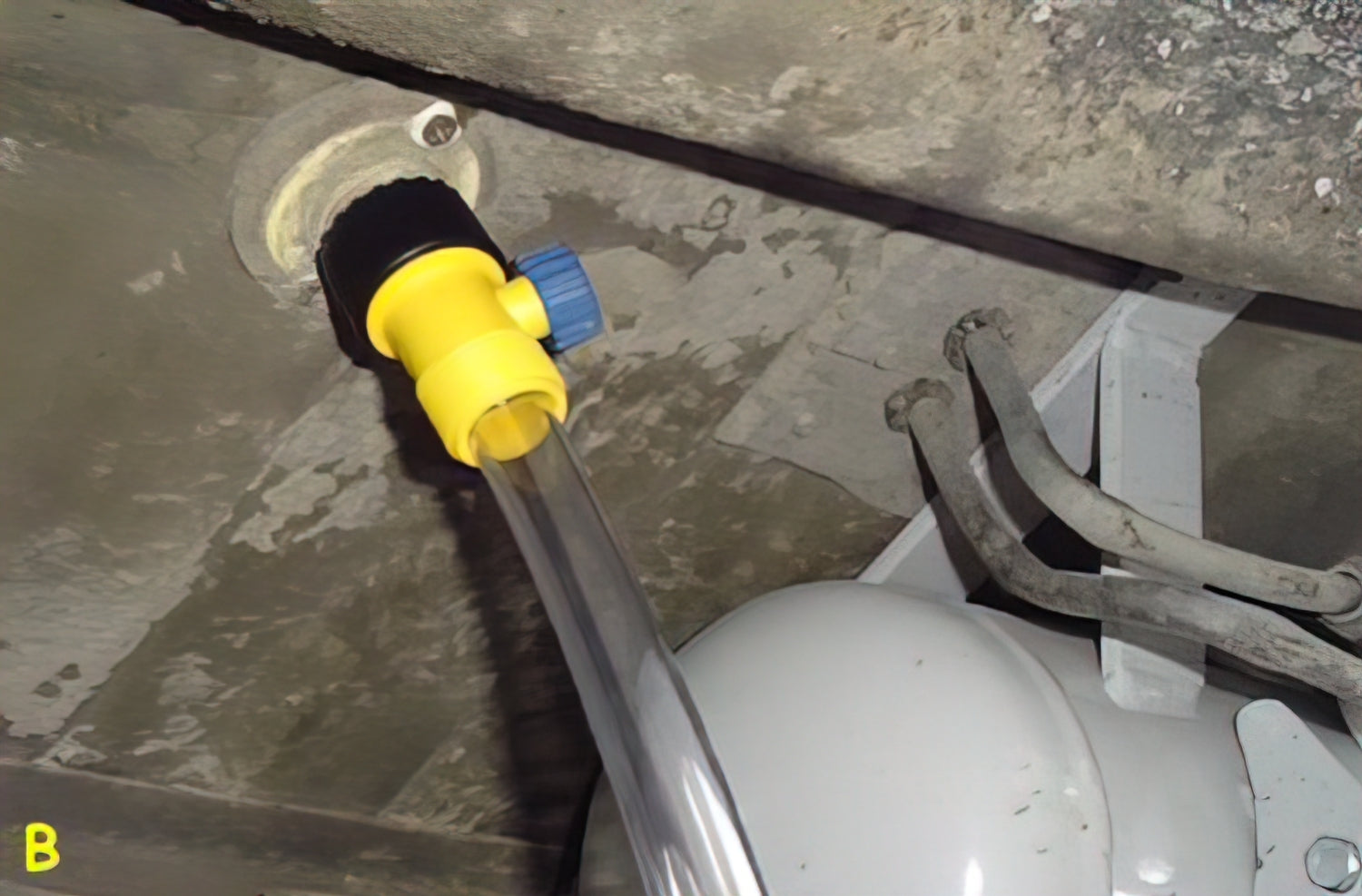 Water Tank Filler Nozzle - OVERLANDERS Outfitter