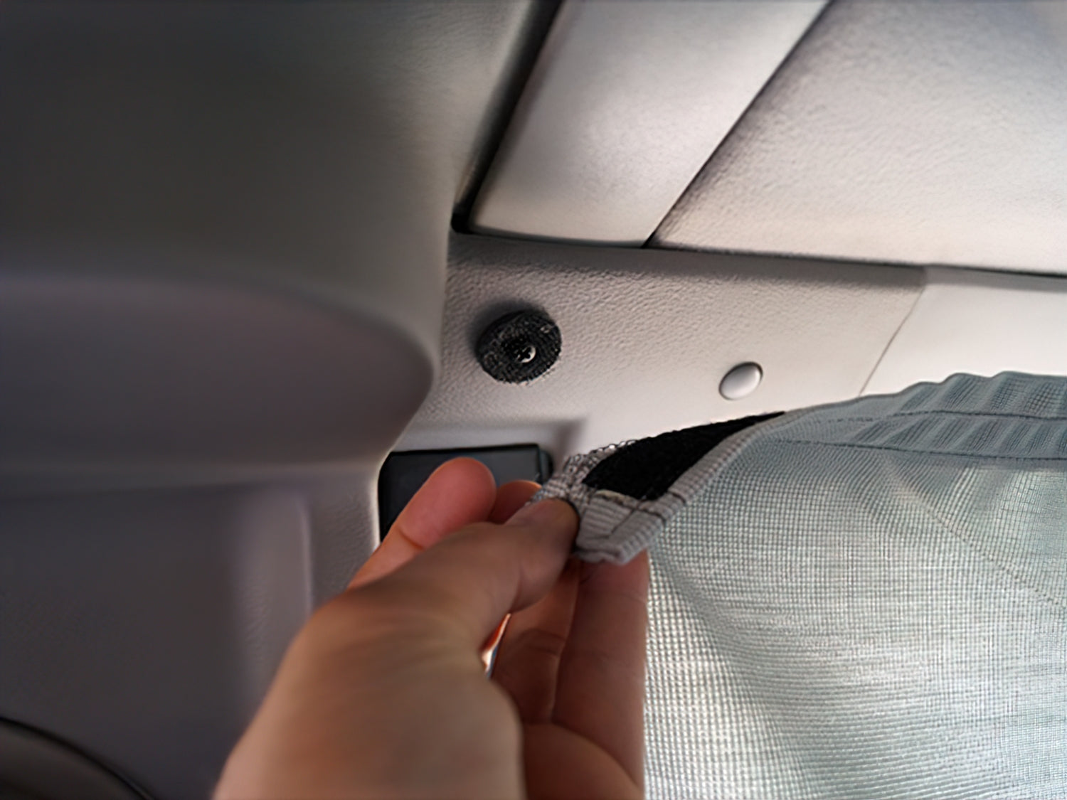 Front Curtain [Eurovan] - OVERLANDERS Outfitter