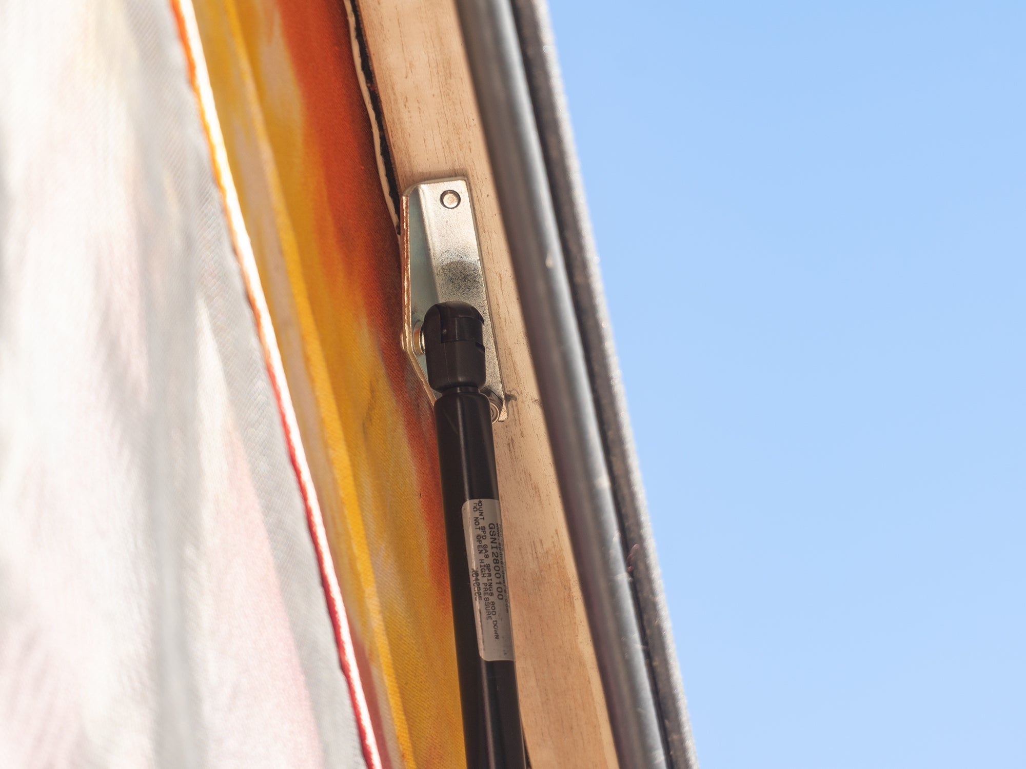 Pop-Top Lift Assist [Bus] - OVERLANDERS Outfitter