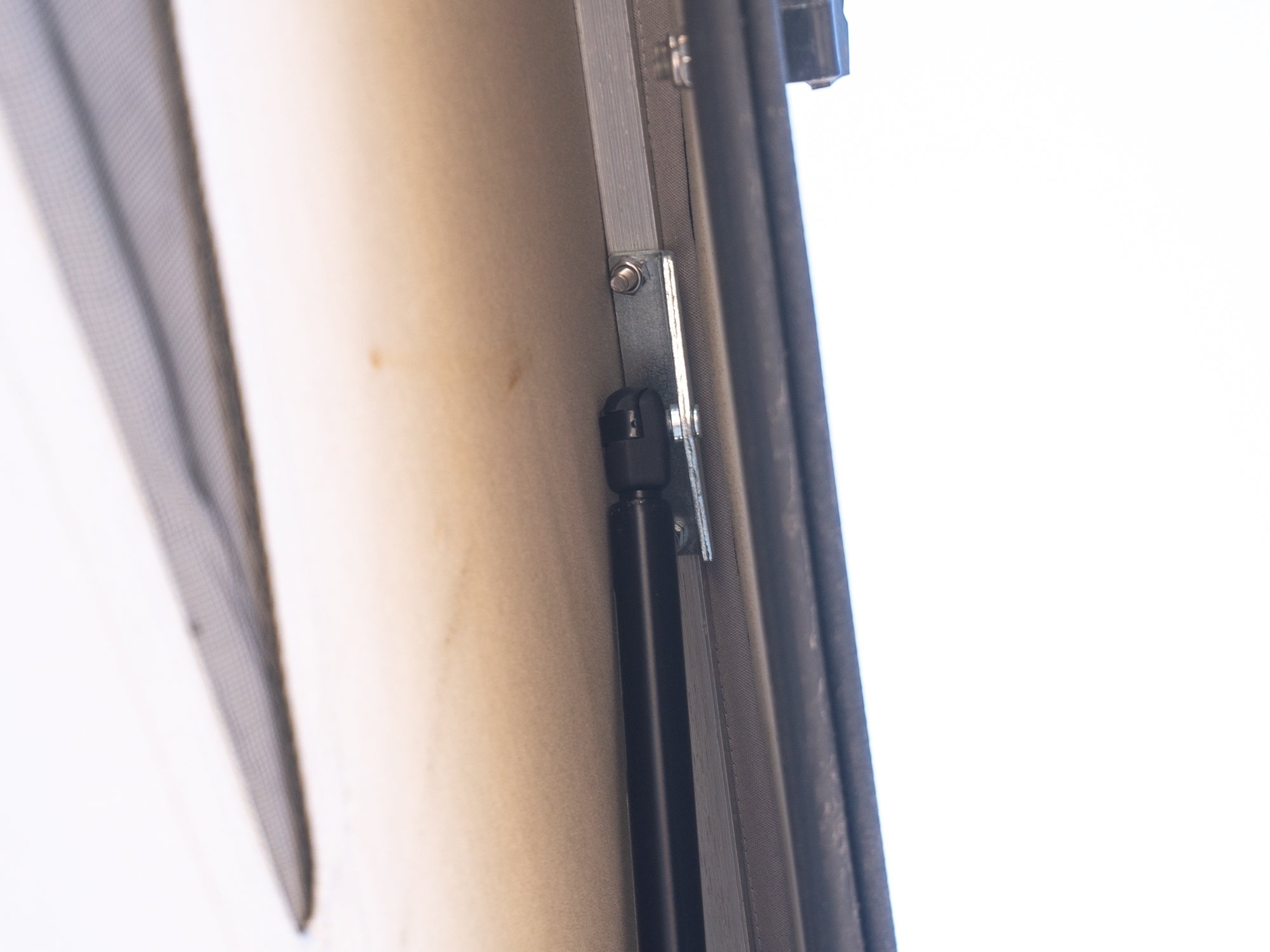 Pop-Top Lift Assist (Basic Kit) [Vanagon] - OVERLANDERS Outfitter