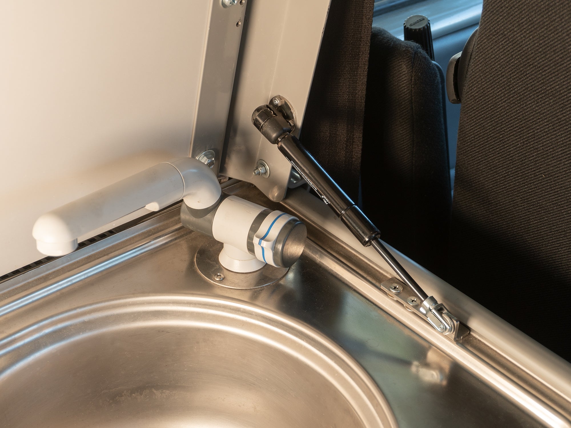 Stove Lid Gas Strut Conversion Kit [Vanagon] - OVERLANDERS Outfitter