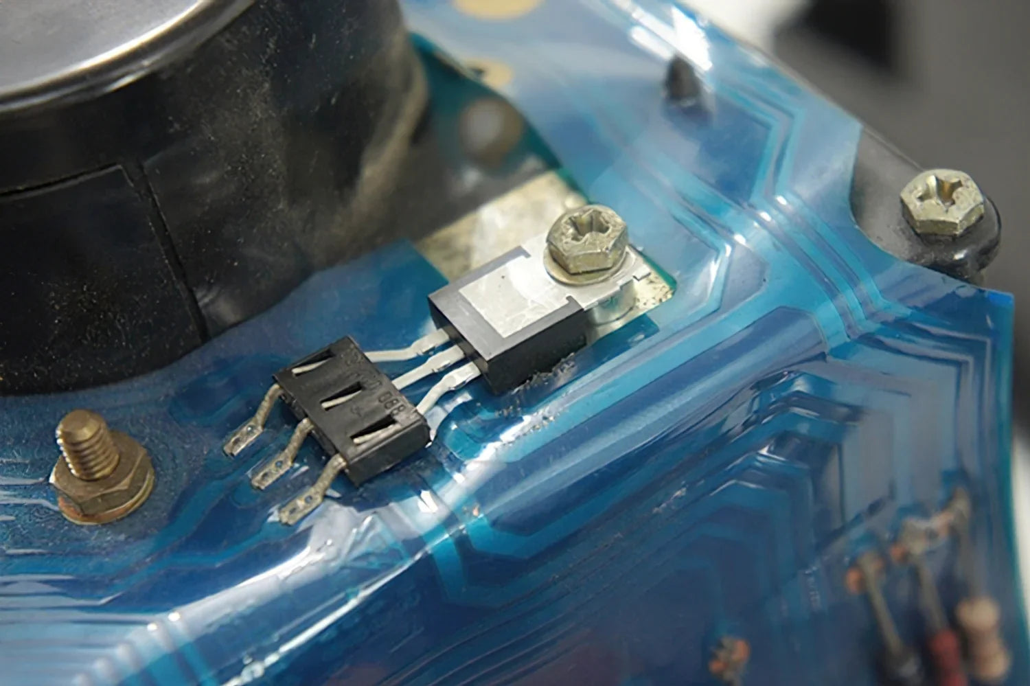 Voltage Regulator for Gauge Cluster - OVERLANDERS Outfitter