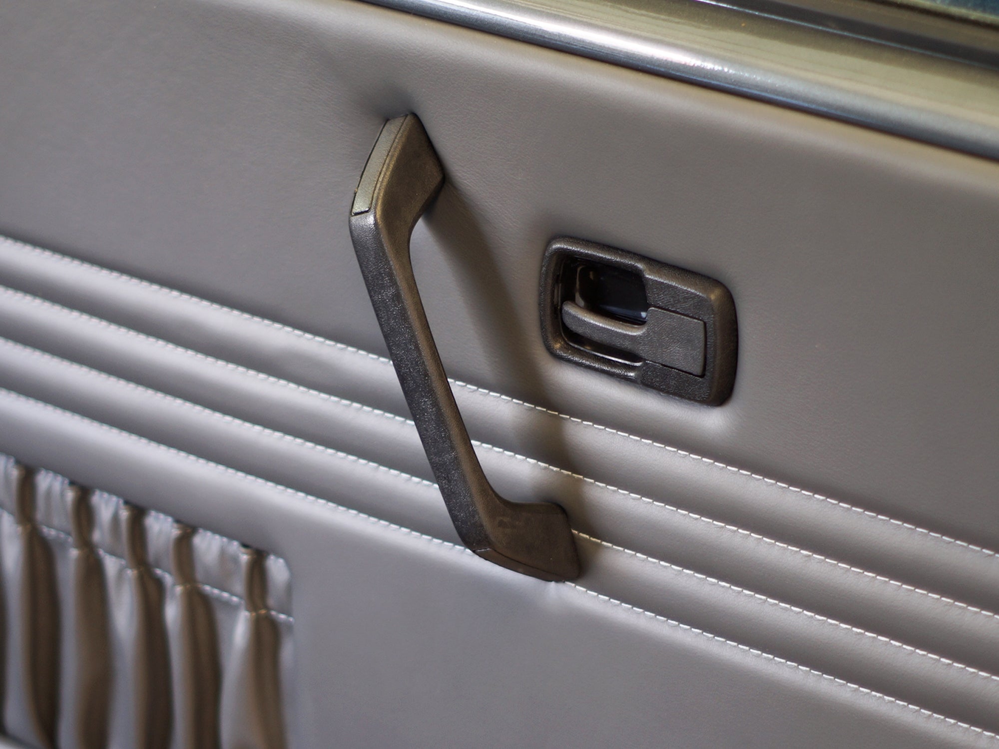 Grab Handle for Front Door and Pillar [Vanagon] - OVERLANDERS Outfitter