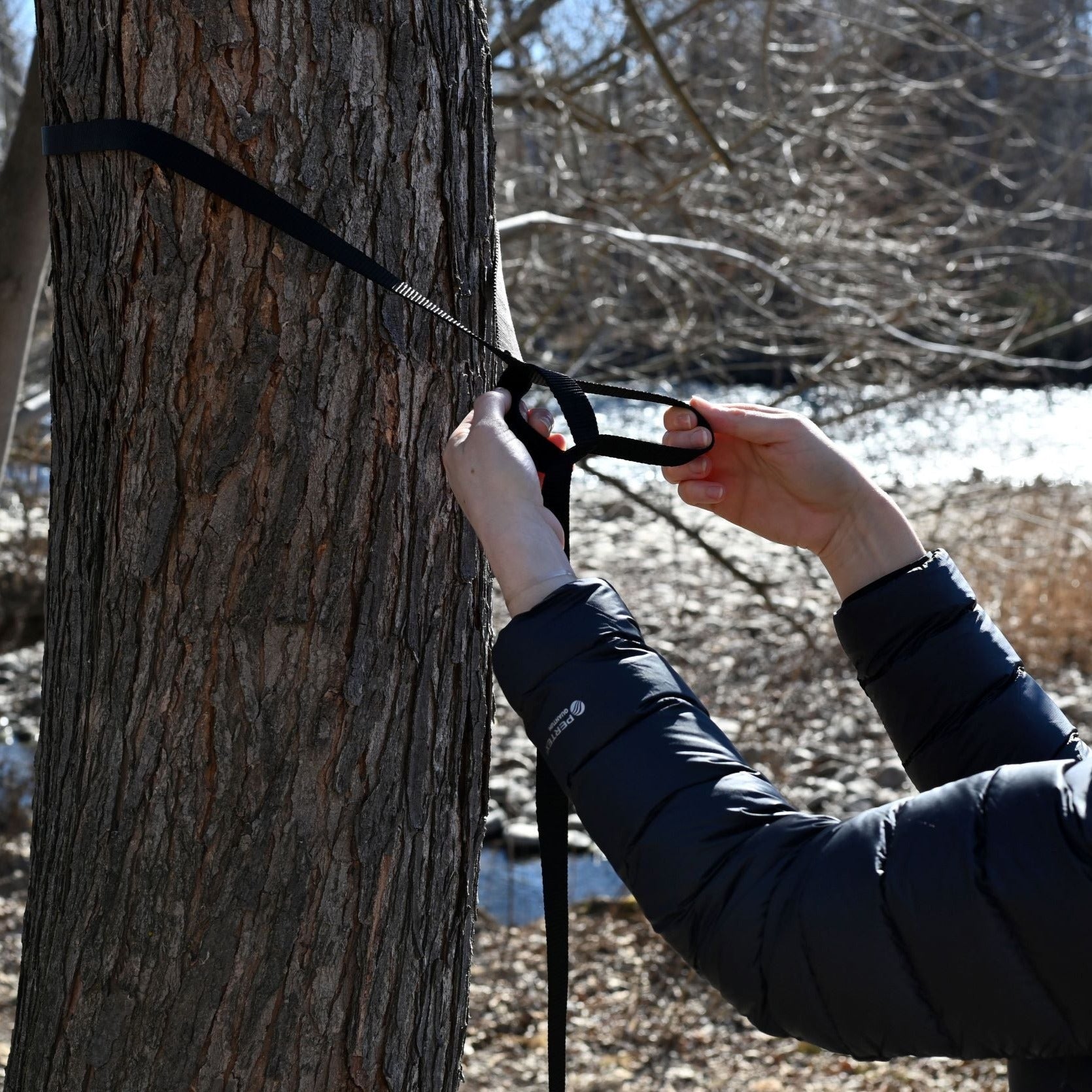 Lightweight Hanging High Hammocks tree straps for hammocks, designed for secure camping and outdoor hammock setup.
