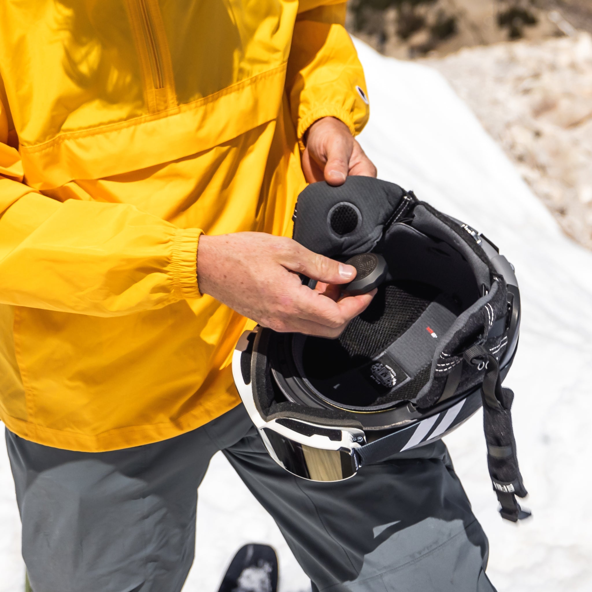 Chips® Ultra 2.0 - True Wireless Snow Helmet Audio - OVERLANDERS Outfitter