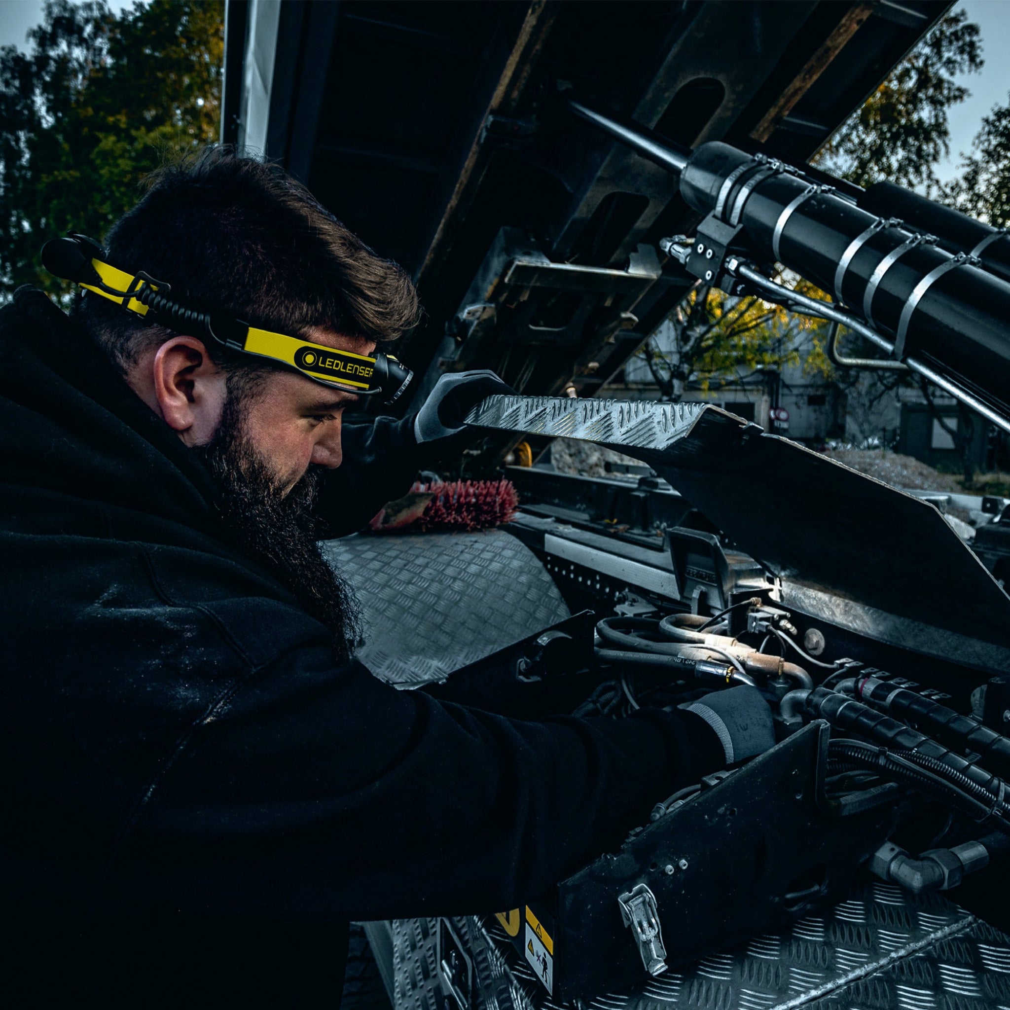 iH8R Headlamp - OVERLANDERS Outfitter