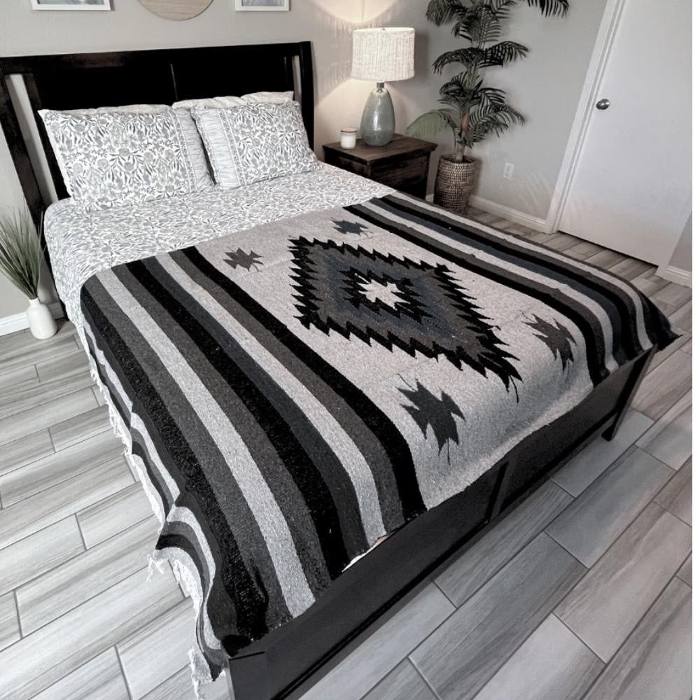 Midnight Mexican Diamond Yoga Blanket - OVERLANDERS Outfitter