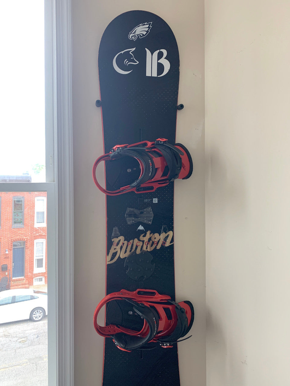 The Cinch Snowboard Display | Floating Rack | 1 Board - OVERLANDERS Outfitter
