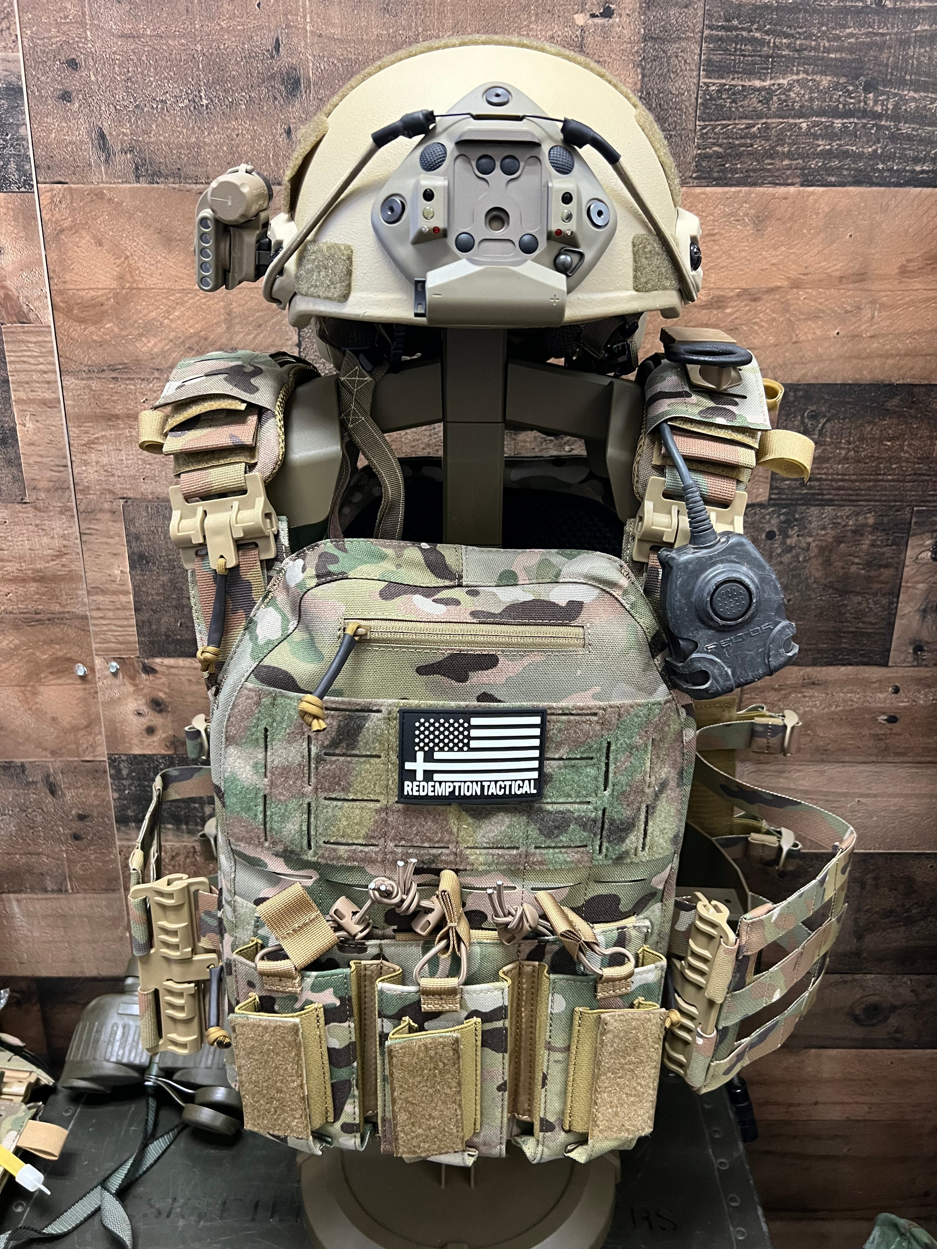 FULL KIT COMBO Crusader 2.0 XL Armor COMBO PACKAGE LIGHTWEIGHT LEVEL IV (2) 10x13.5 Front/Back Plates, Plate Carrier Bag, Medic Pouch - We The Collective