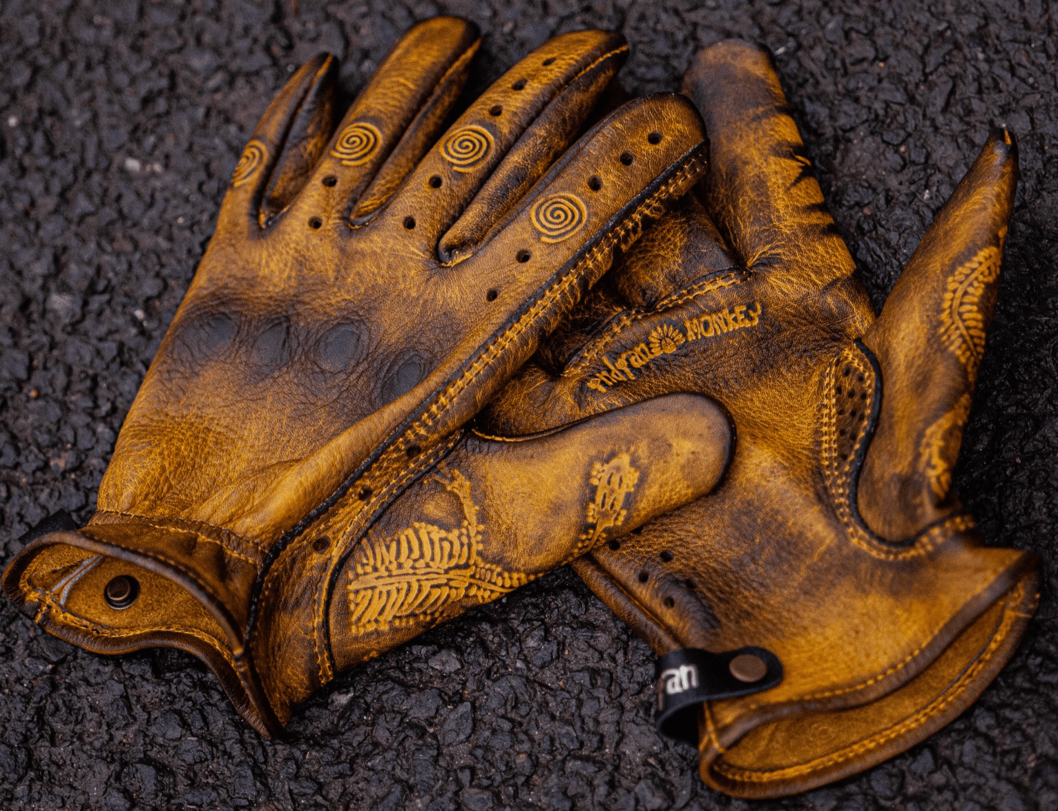 Indian Monkey™ handcrafted AAA class cowhide motorcycle gloves by Bean's Moto Booth, featuring durable leather and detailed stitching.