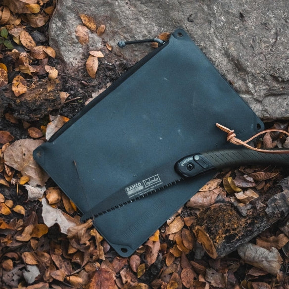 HCC Tactical DAKA® Pouch in large size, showcasing durable fabric and multiple storage compartments.
