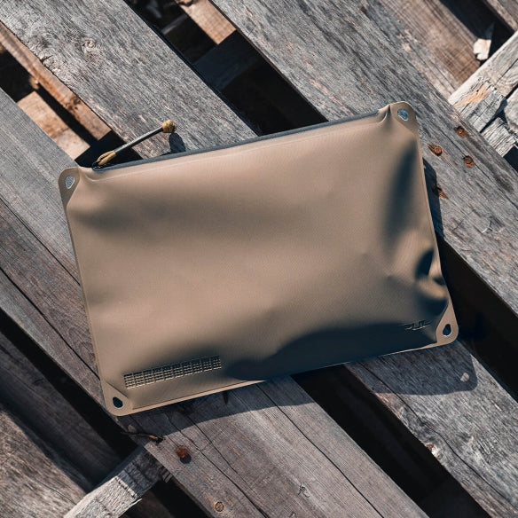 HCC Tactical DAKA® Pouch in large size, featuring a durable design and versatile storage for outdoor gear.
