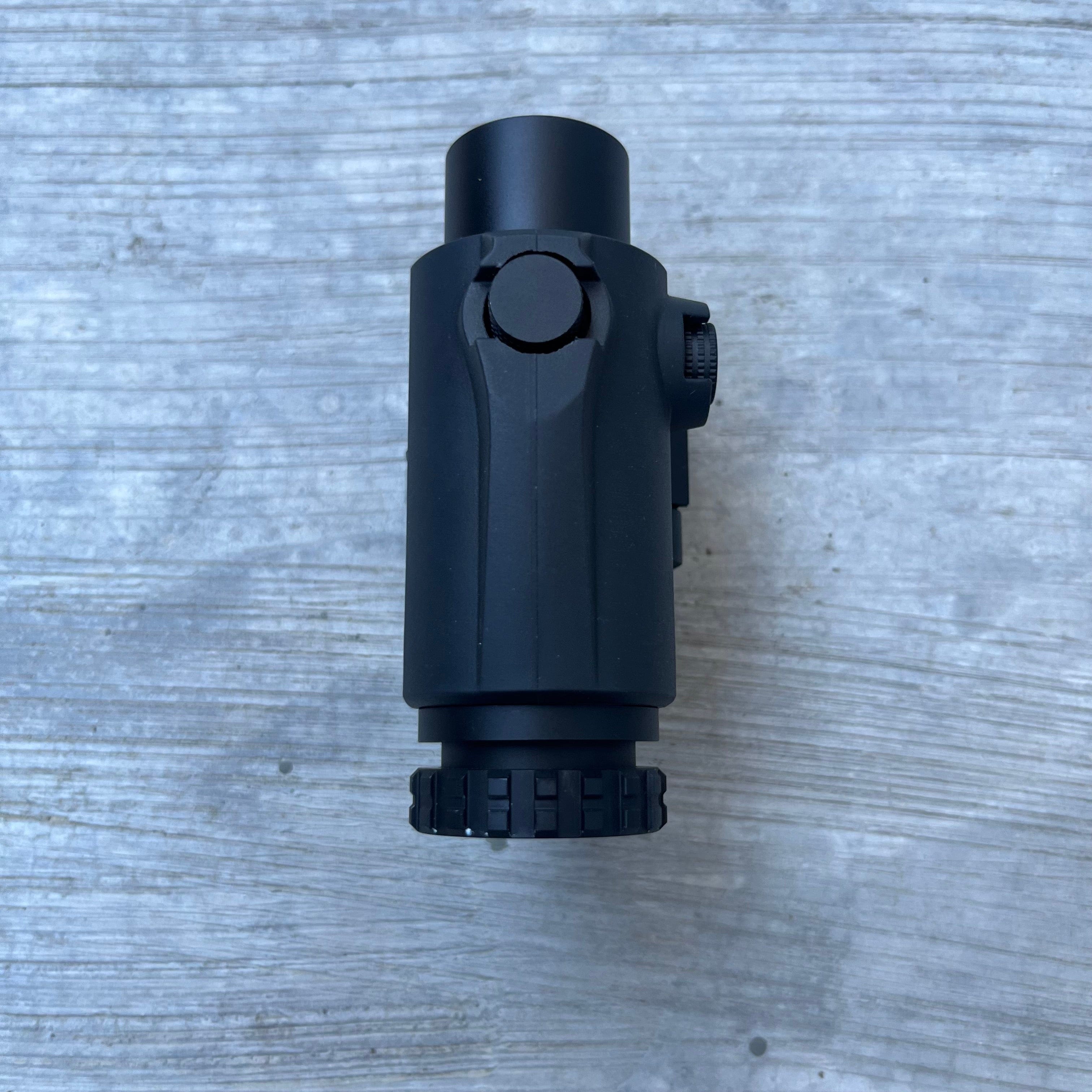 SFT2 Tactical Dragoon 3x Magnifier for riflescopes, compact and durable magnifier for enhanced target clarity.