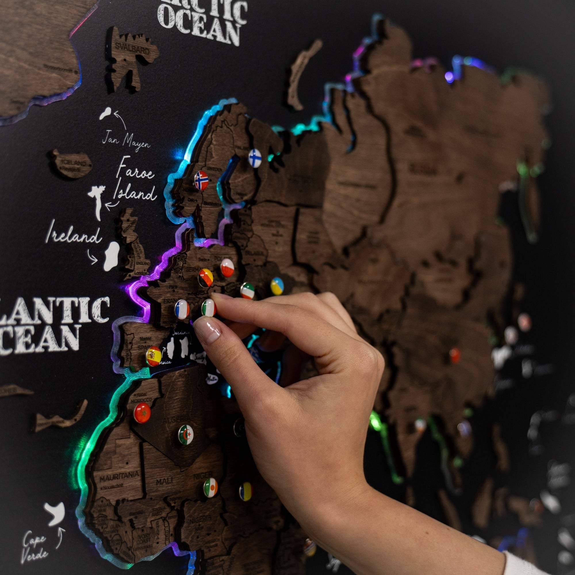 Map on Board LED 2.0 Dark Walnut