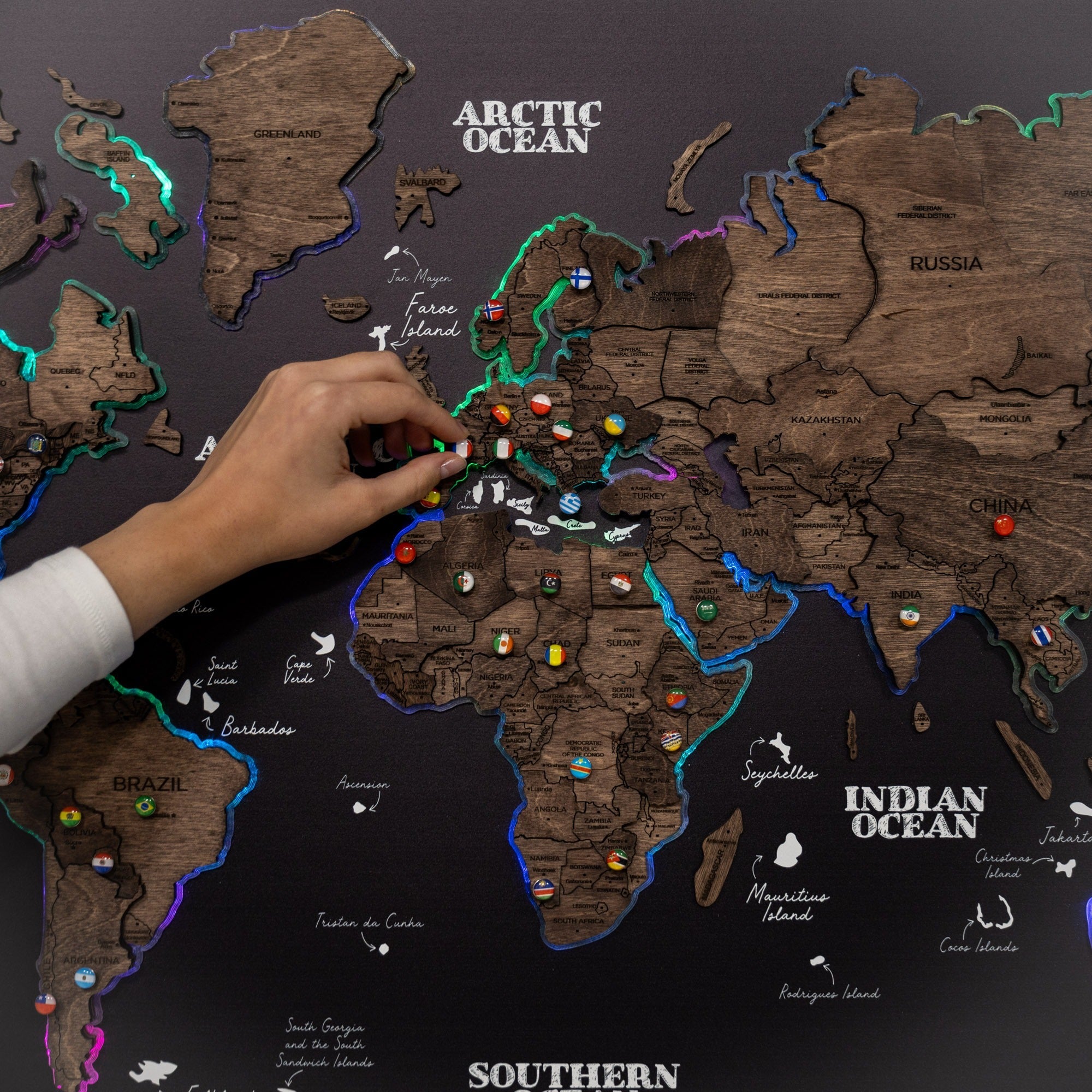 Map on Board LED 2.0 Dark Walnut
