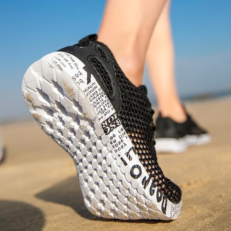 Mens Stevvex Aqua breathable quick dry water shoes for beach, fishing, and outdoor activities, featuring lightweight, non-slip design.