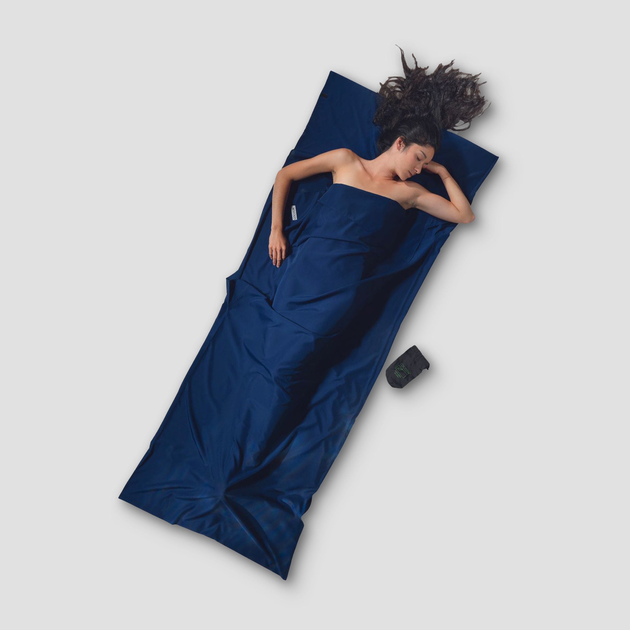 COCOON TravelSheet™ Microfiber in a lightweight, compact design, ideal for travel and outdoor adventures.