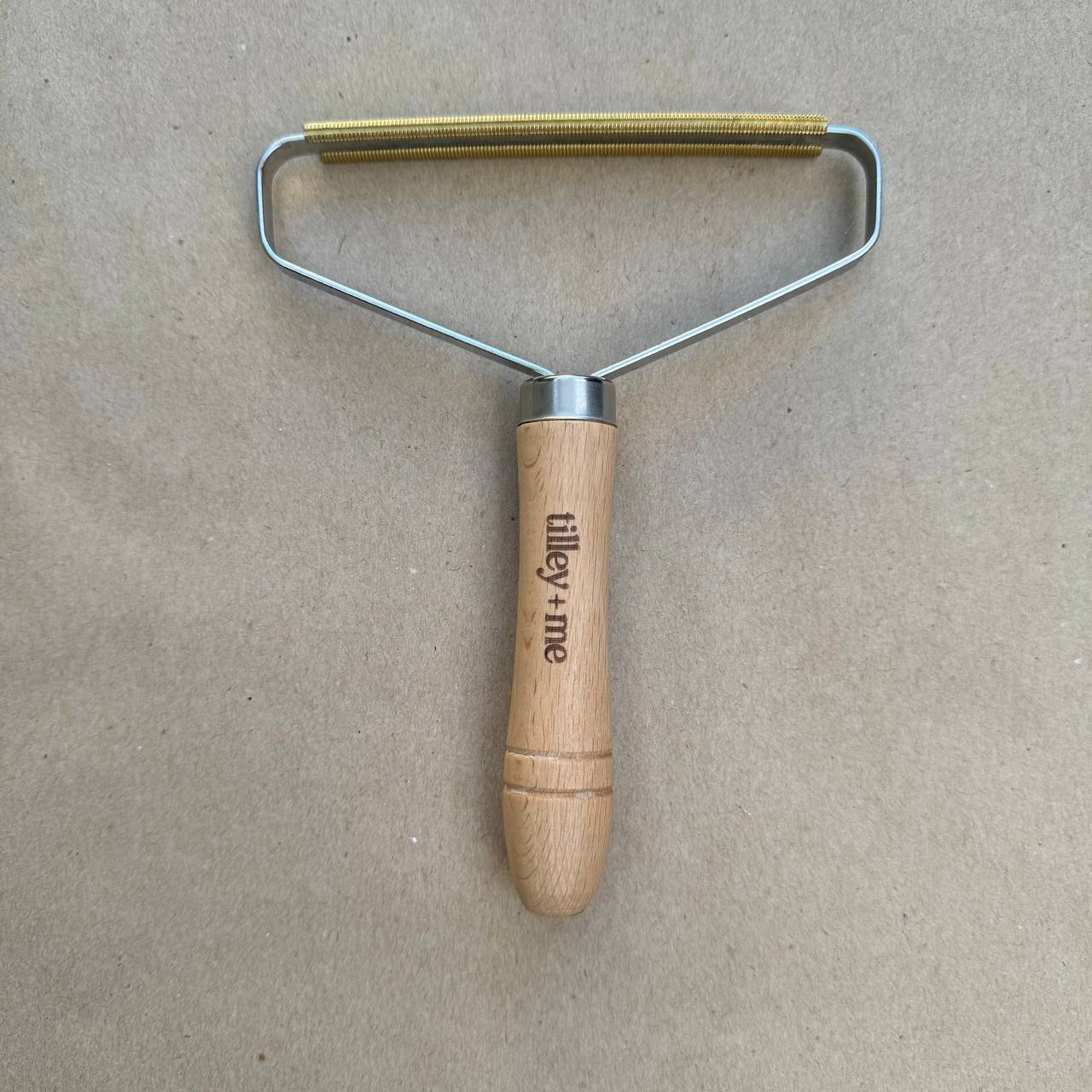 Tilley + Me Effective Pet Hair Lint Remover made from Beech Wood- Eco-Friendly & Reusable - OVERLANDERS Outfitter
