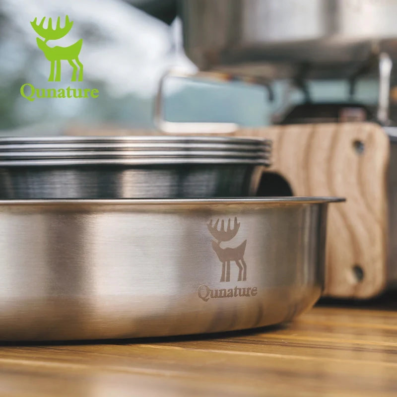 Non-stick stainless steel frying pan with detachable handle by Qunature Global, suitable for versatile cooking and easy maneuvering.
