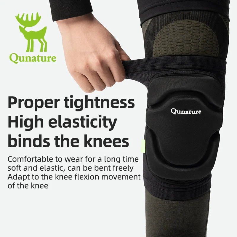 Qunature Global protective knee pads with thick sponge, designed for impact protection and anti-slip during skiing.