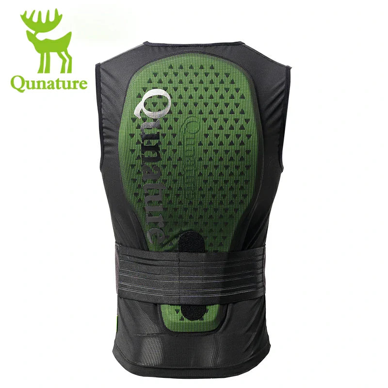 Qunature Global ski back vest with impact protection, EU-certified safety, and breathable comfort for winter sports.