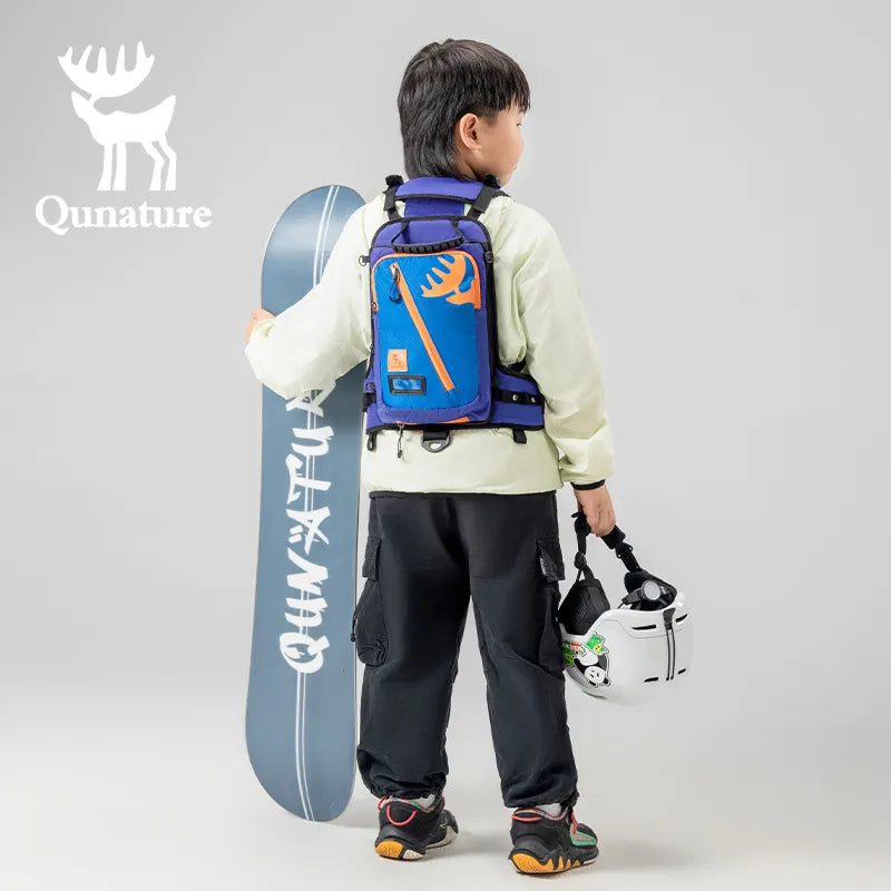 Adjustable Qunature Global ski training strap for children, designed for skiing and snowboarding harness training.
