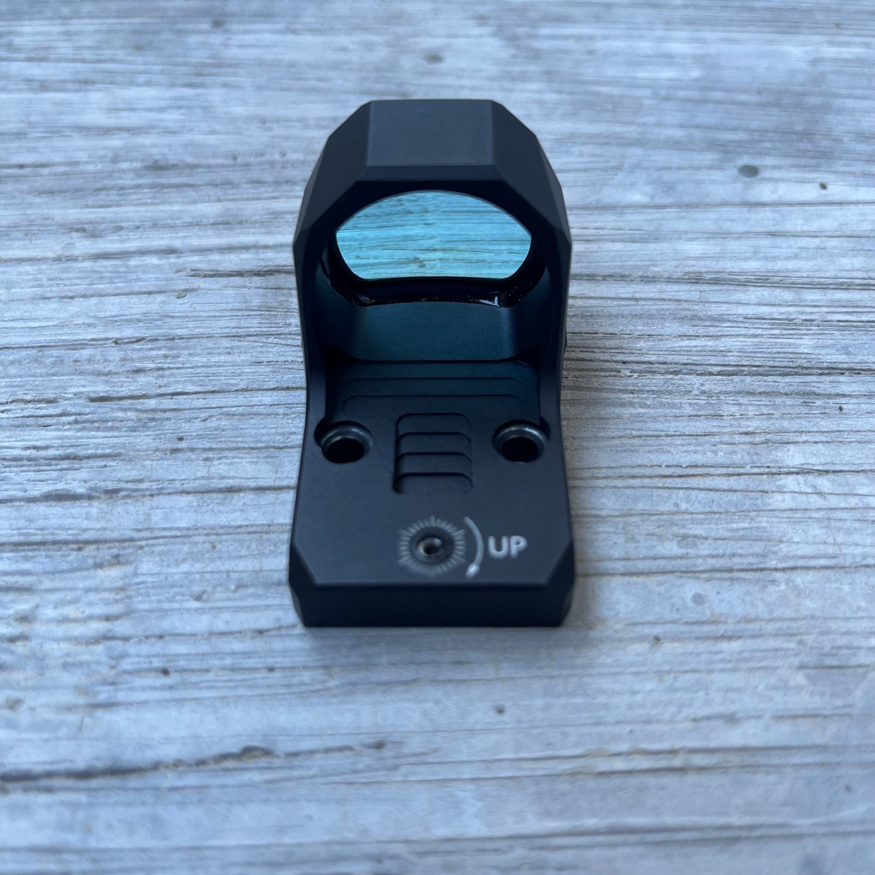 SFT2 Tactical Regulator MRS red dot sight with adjustable brightness and compact design for precision aiming.