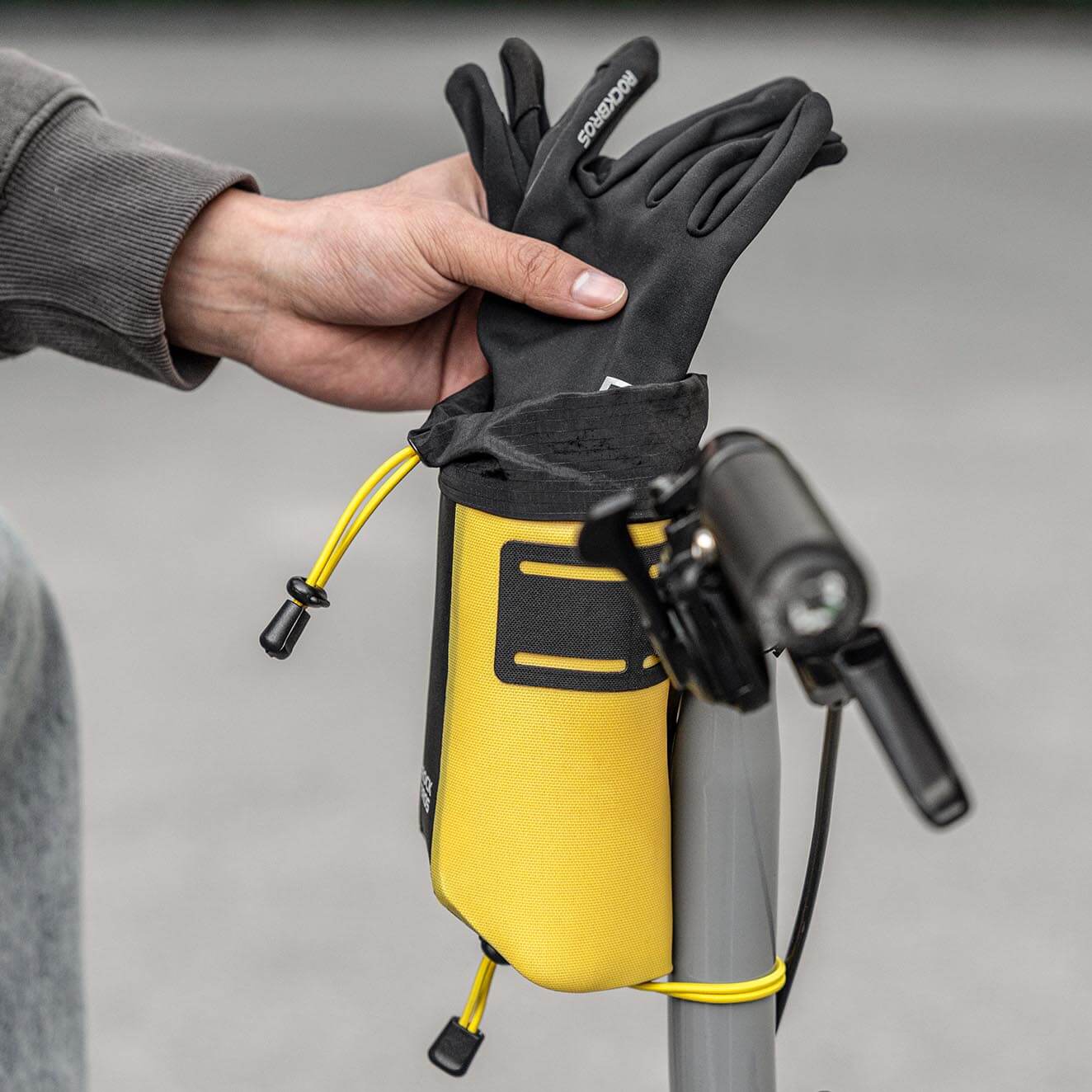 AS-162 100% Waterproof Bike Handlebar Bottle Bag - OVERLANDERS Outfitter