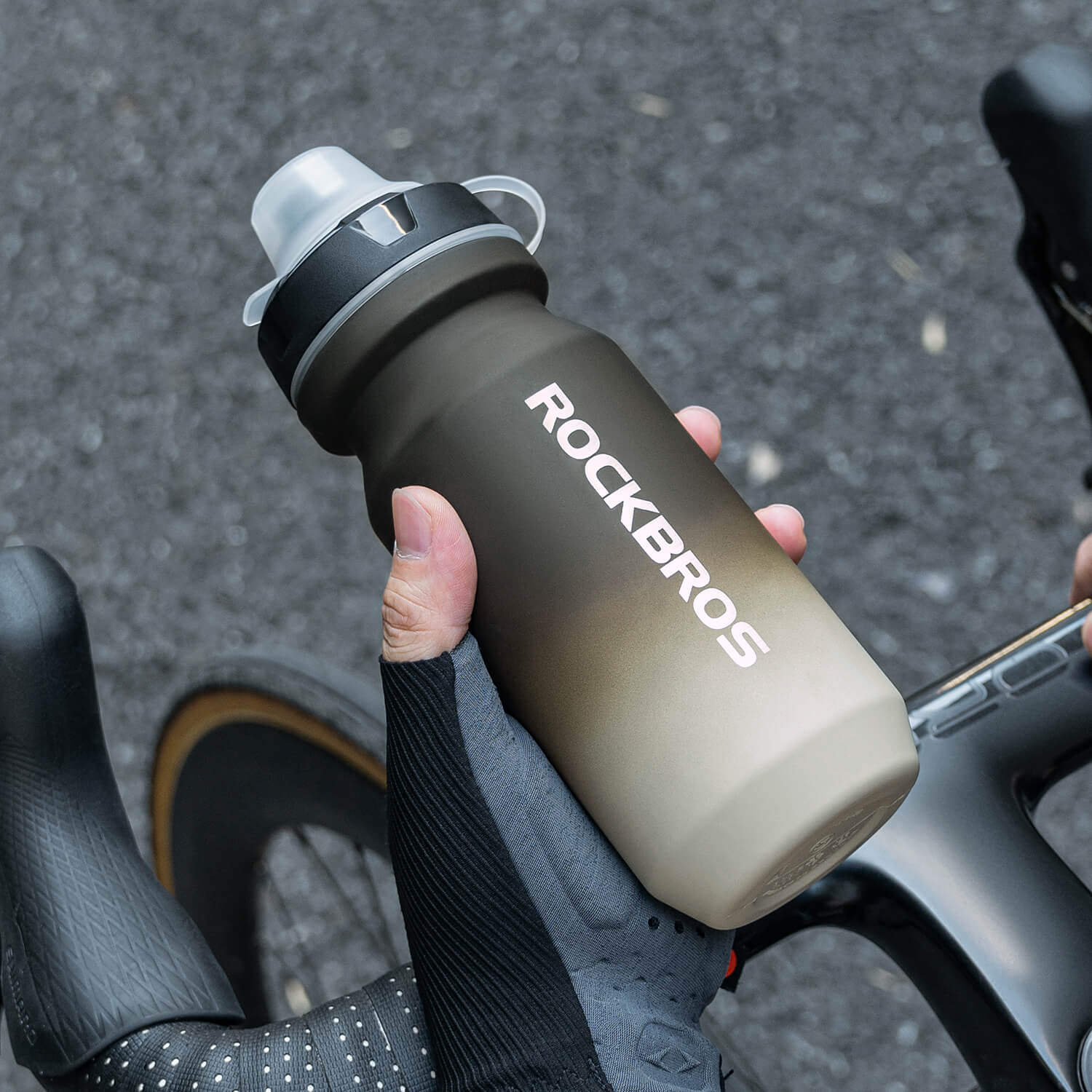 Bike Water Bottle with Soft-Touch Grip & Pull-Top Lid - 600/750ml - OVERLANDERS Outfitter