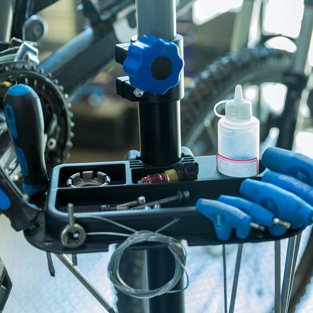 Adjustable Telescopic Bike Repair Stand - OVERLANDERS Outfitter