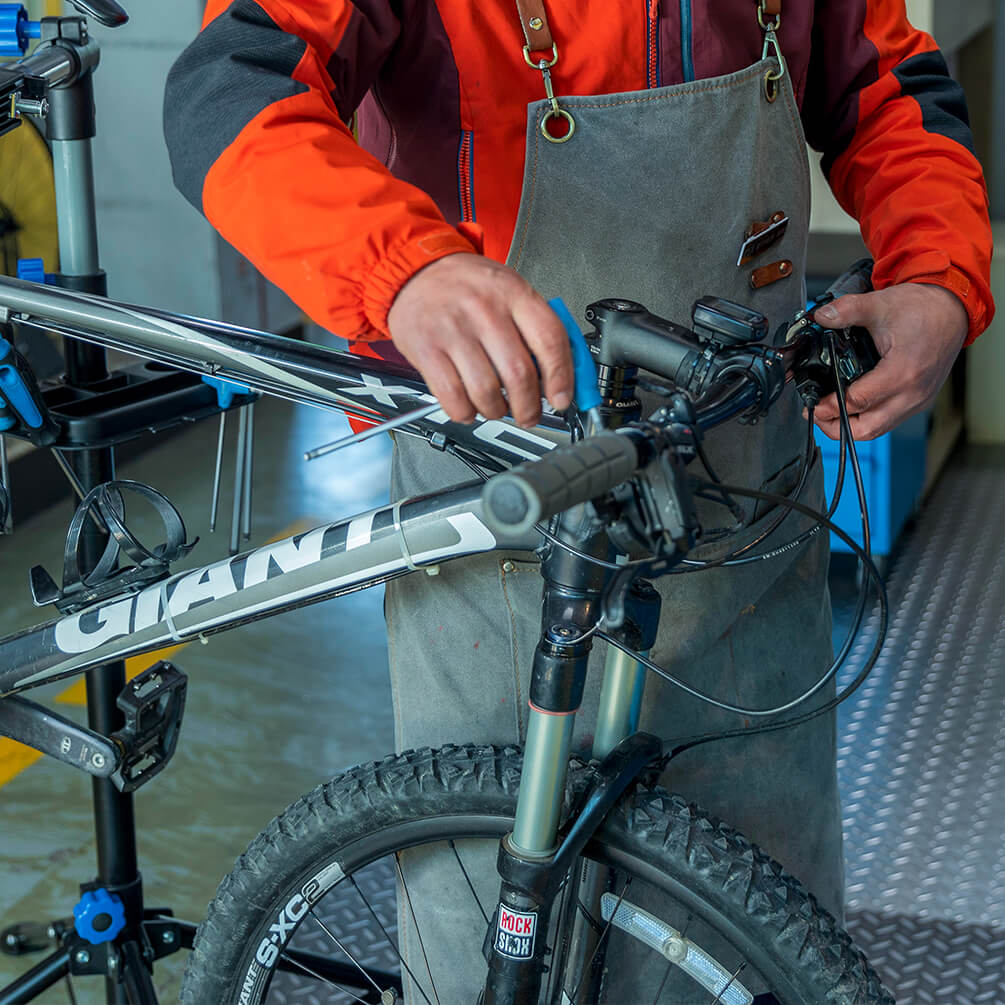 Adjustable Telescopic Bike Repair Stand - OVERLANDERS Outfitter