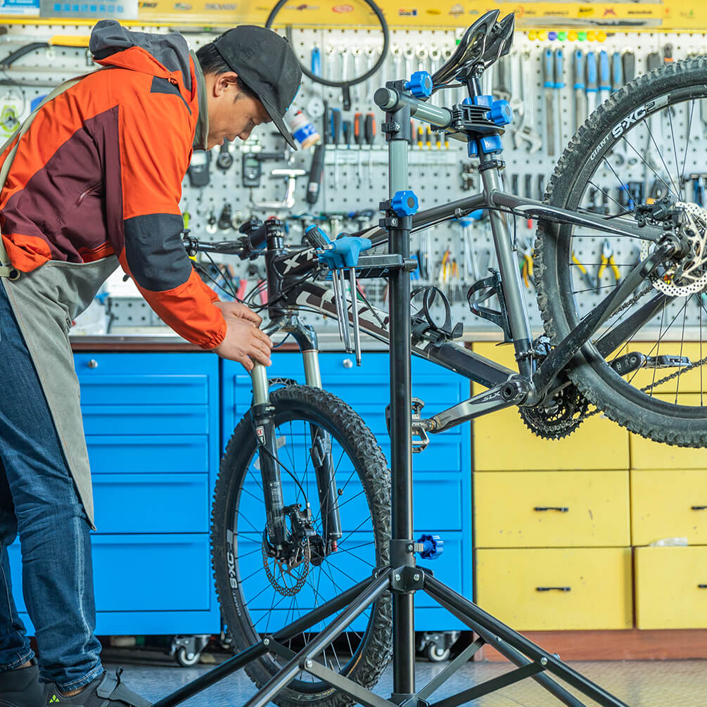 Adjustable Telescopic Bike Repair Stand - OVERLANDERS Outfitter