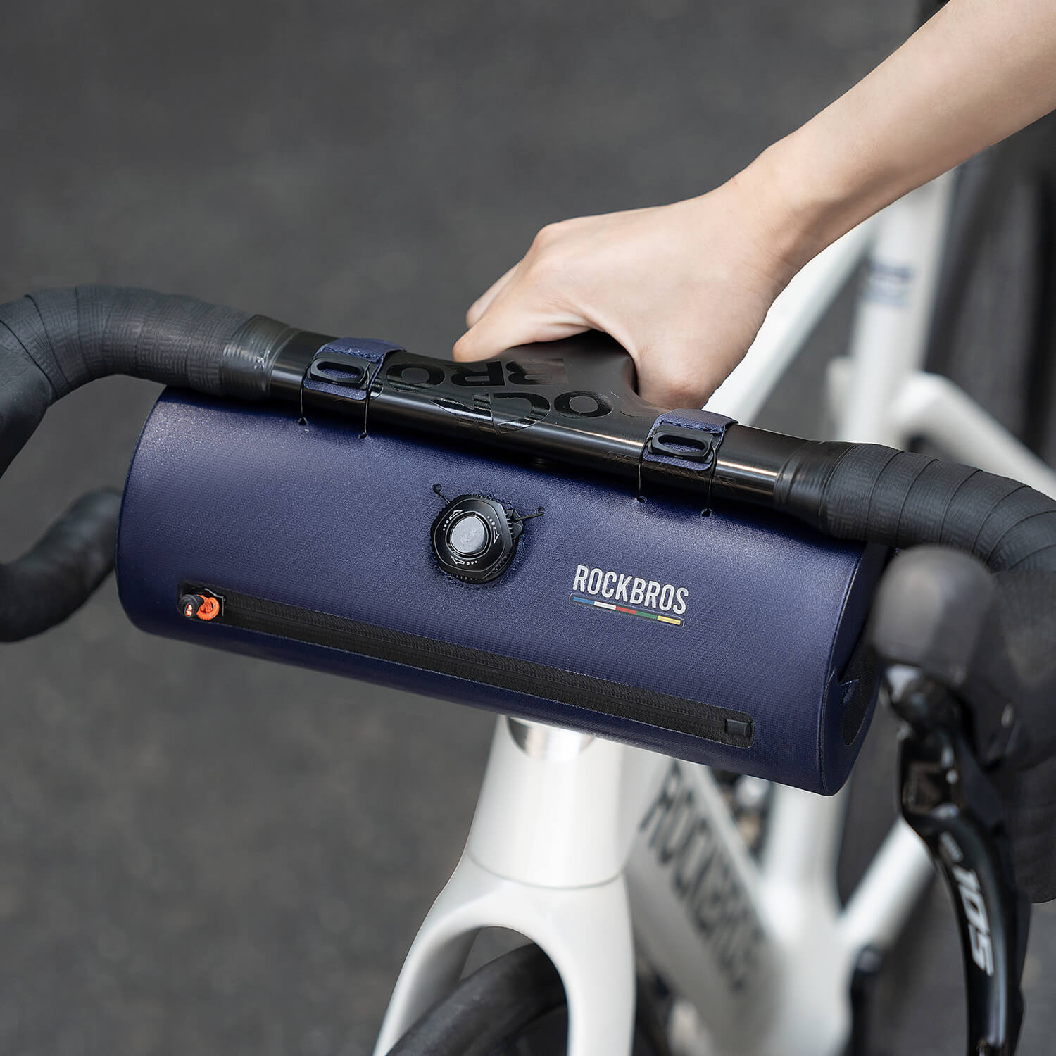 ROAD TO SKY Bike Handlebar Bag 100% Waterproof 2L - OVERLANDERS Outfitter