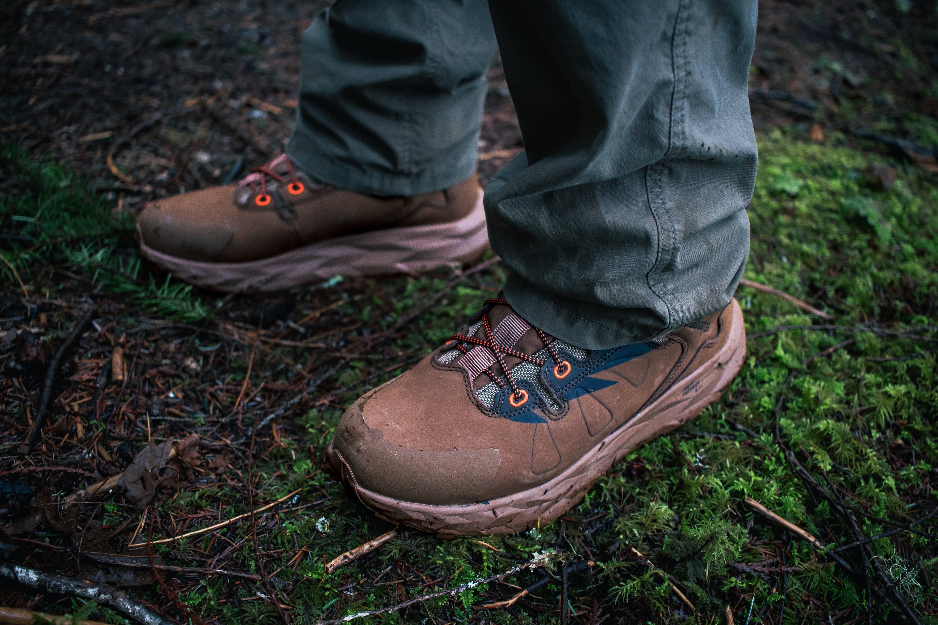 Rock Rooster Farmington Brown 6-inch waterproof hiking boots with VIBRAM® outsole, rugged leather exterior and sturdy lacing.