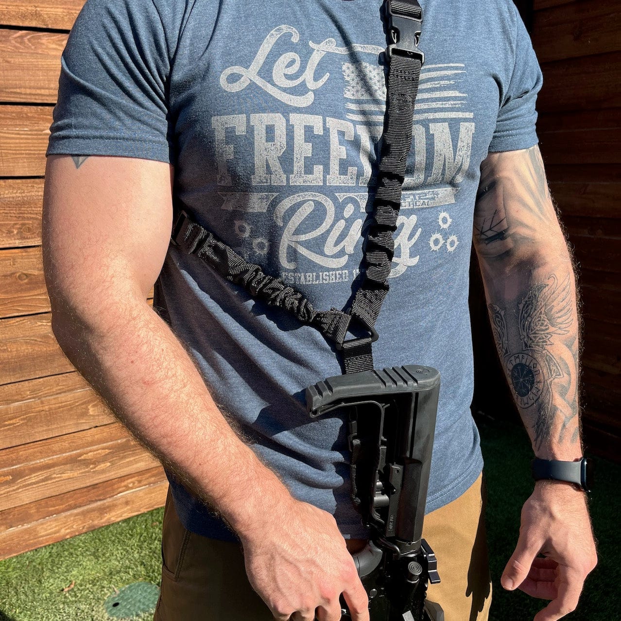 SFT2 Tactical single point bungee sling with adjustable strap and quick-release clip, ideal for tactical gear.