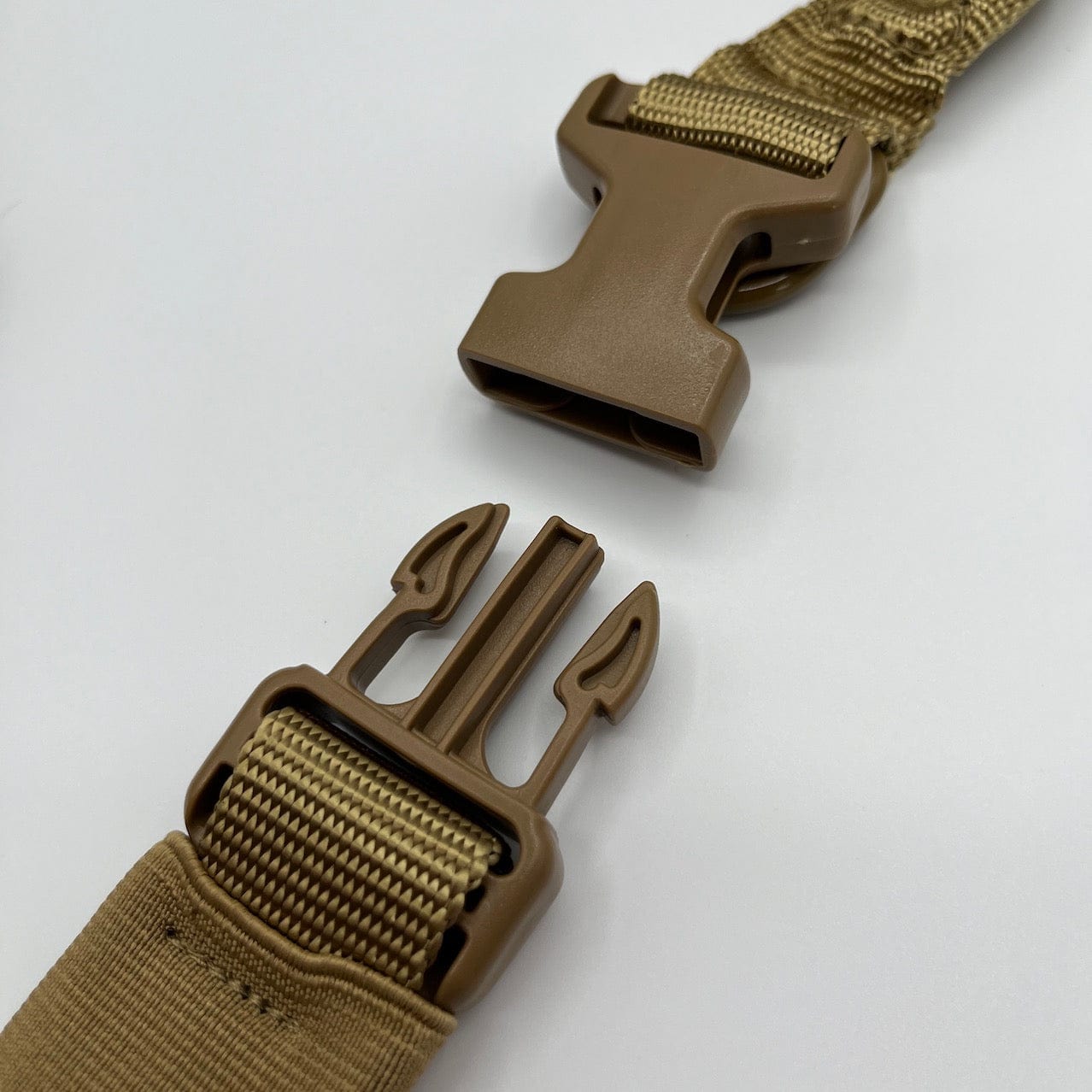 SFT2 Tactical single point bungee sling, featuring adjustable straps and durable bungee design for optimal comfort.