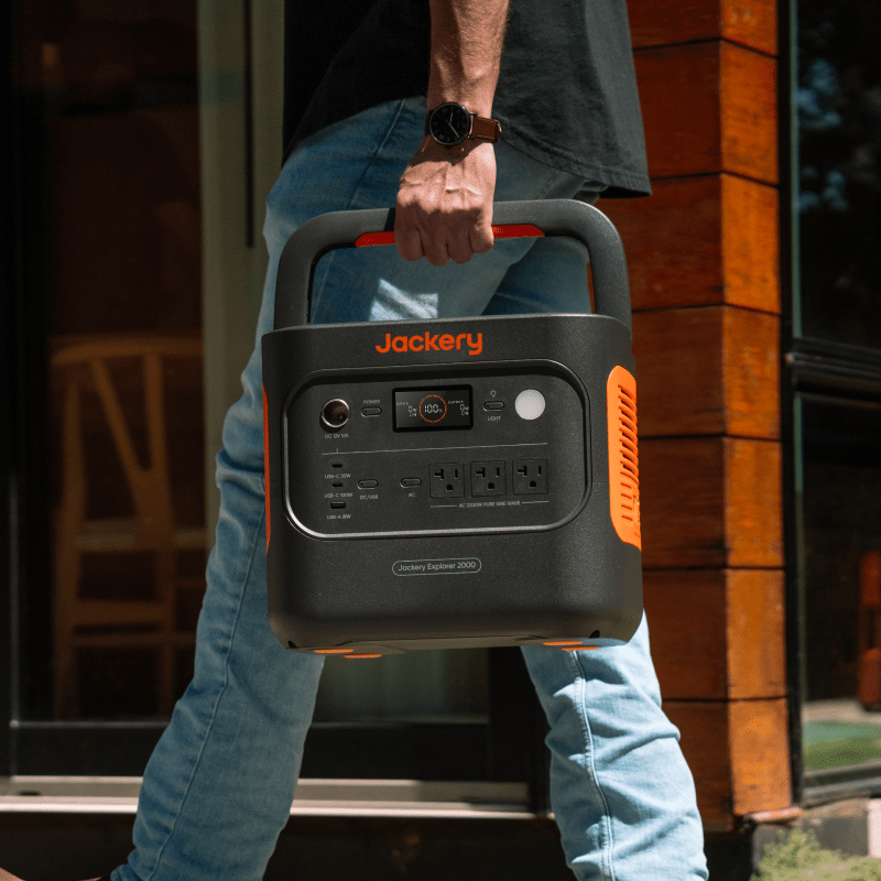 Jackery Solar Generator  2000 v2 - OVERLANDERS Outfitter