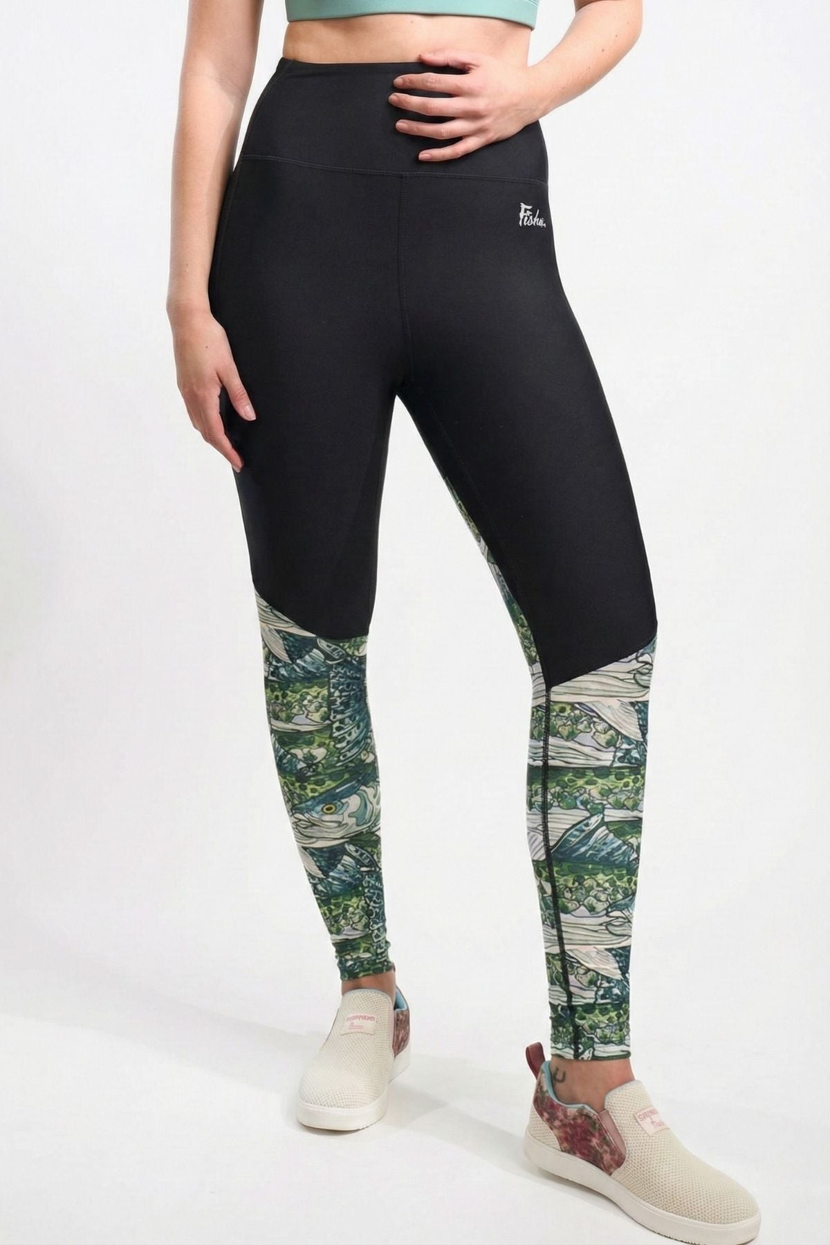 FisheWear Steel My Heart thermal active leggings in steel gray, form-fitting with a smooth waistband for cold-weather outdoor activities.
