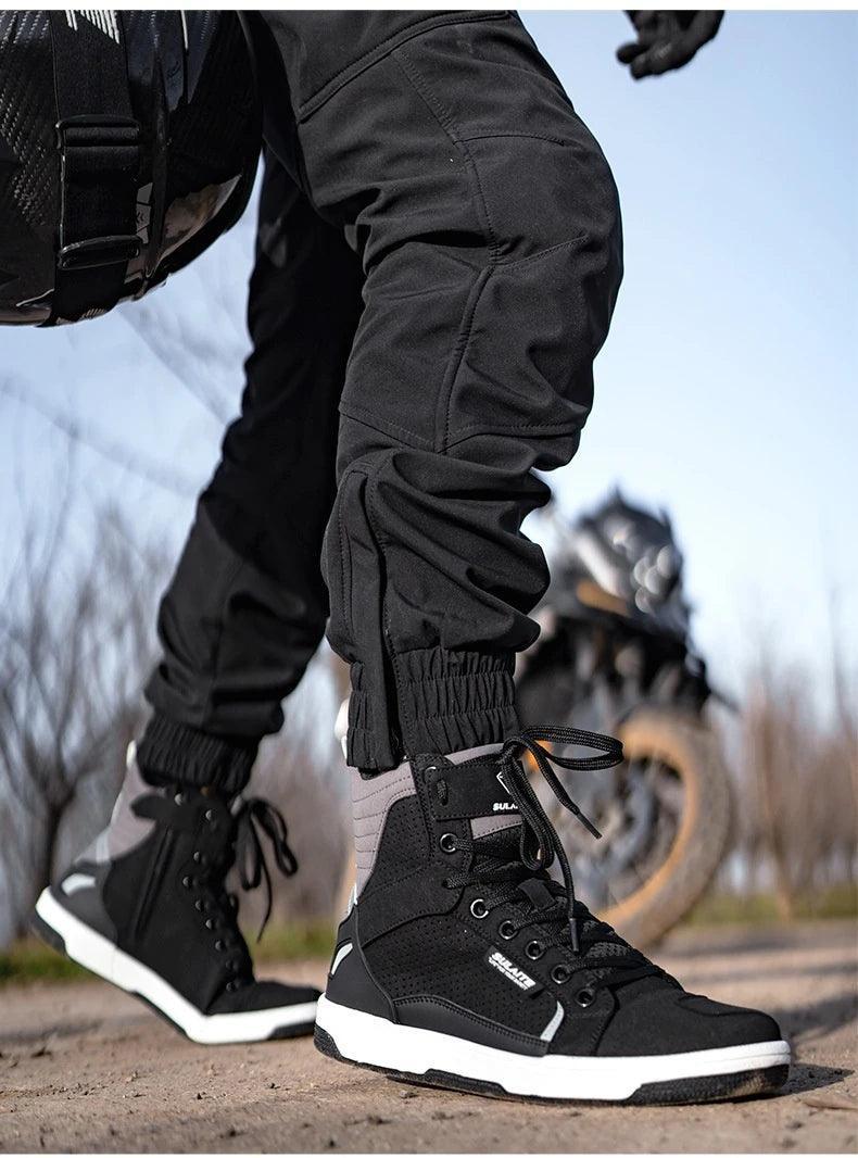 Bean's Moto Booth SULAITE™ B1 motorcycle riding shoes with protective design and sturdy soles for safe riding.