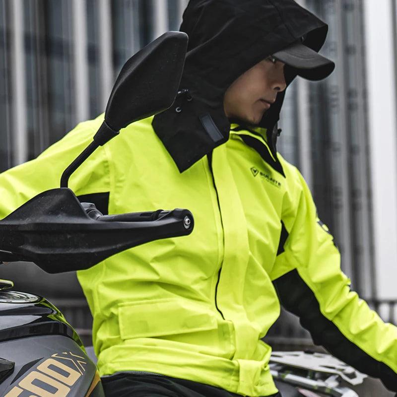Bean's Moto Booth SULAITE™ split-type motorcycle raincoat suit in bright yellow, with waterproof material and reflective strips.