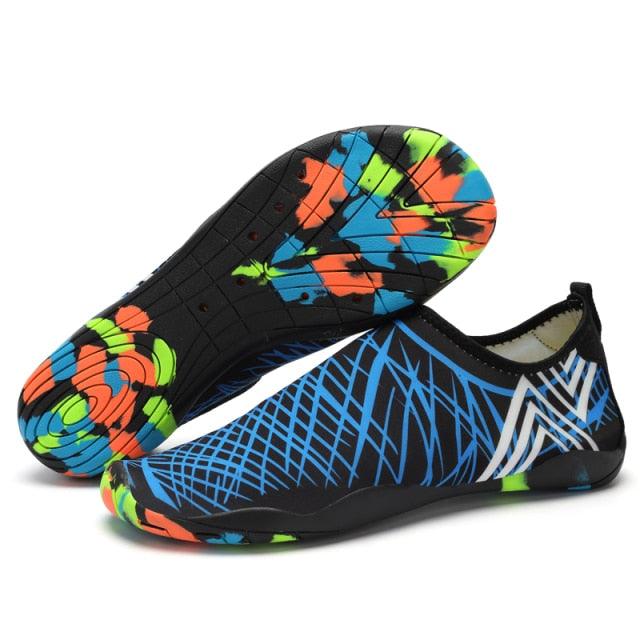 Men's Stevvex barefoot outdoor water shoes with non-slip sole, quick-dry aqua sock ideal for beach, river, pool, and outdoor water activities.