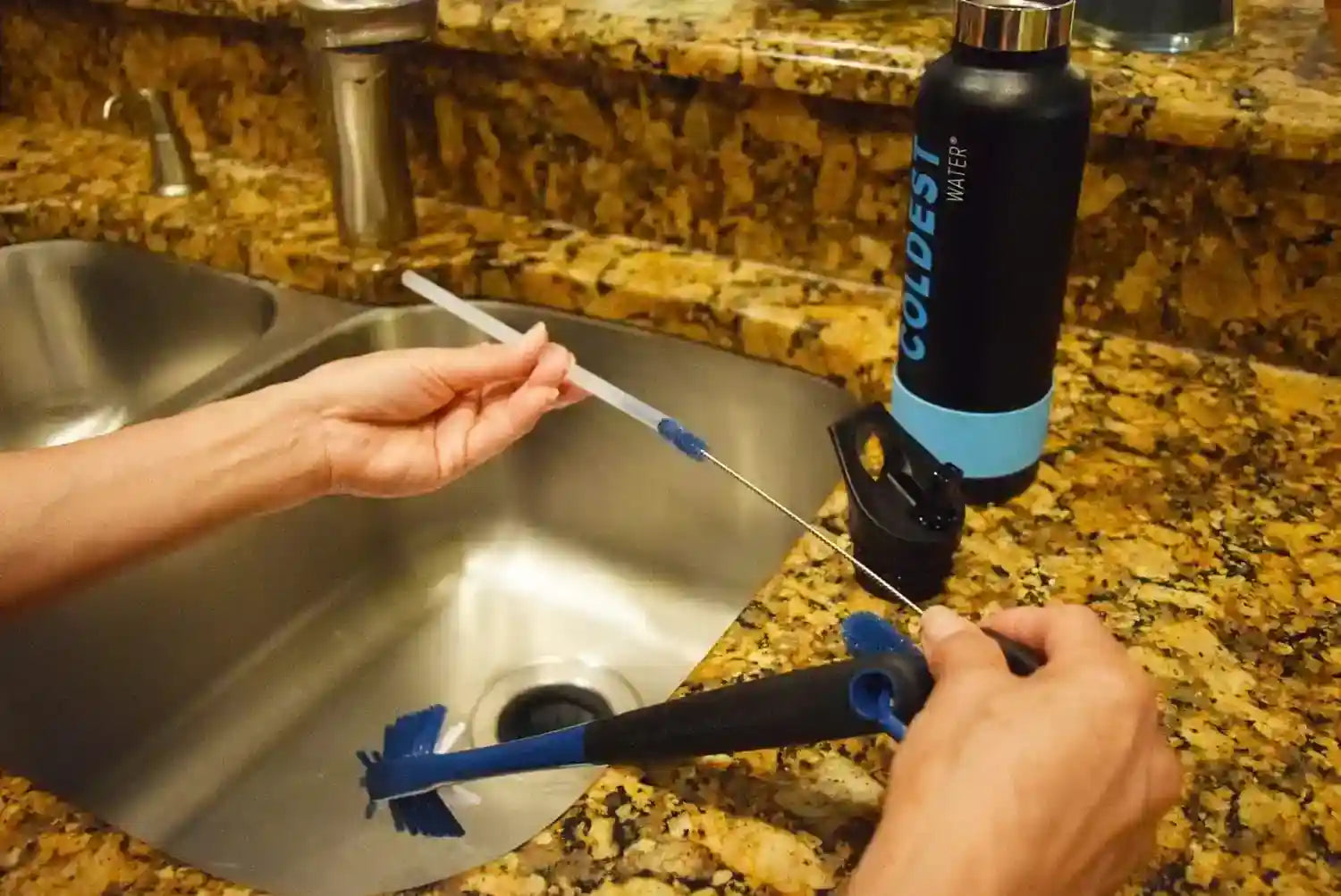 The Coldest Water Bottle Brush: 3 Tools in 1 - OVERLANDERS Outfitter