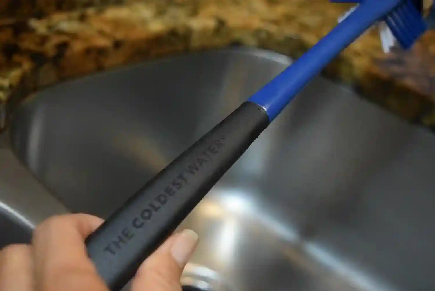The Coldest Water Bottle Brush: 3 Tools in 1 - OVERLANDERS Outfitter