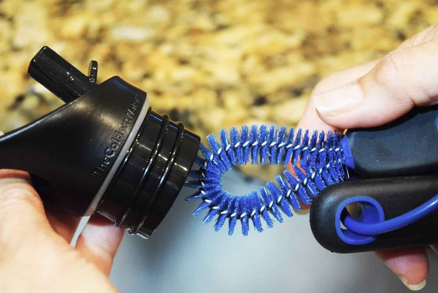The Coldest Water Bottle Brush: 3 Tools in 1 - OVERLANDERS Outfitter