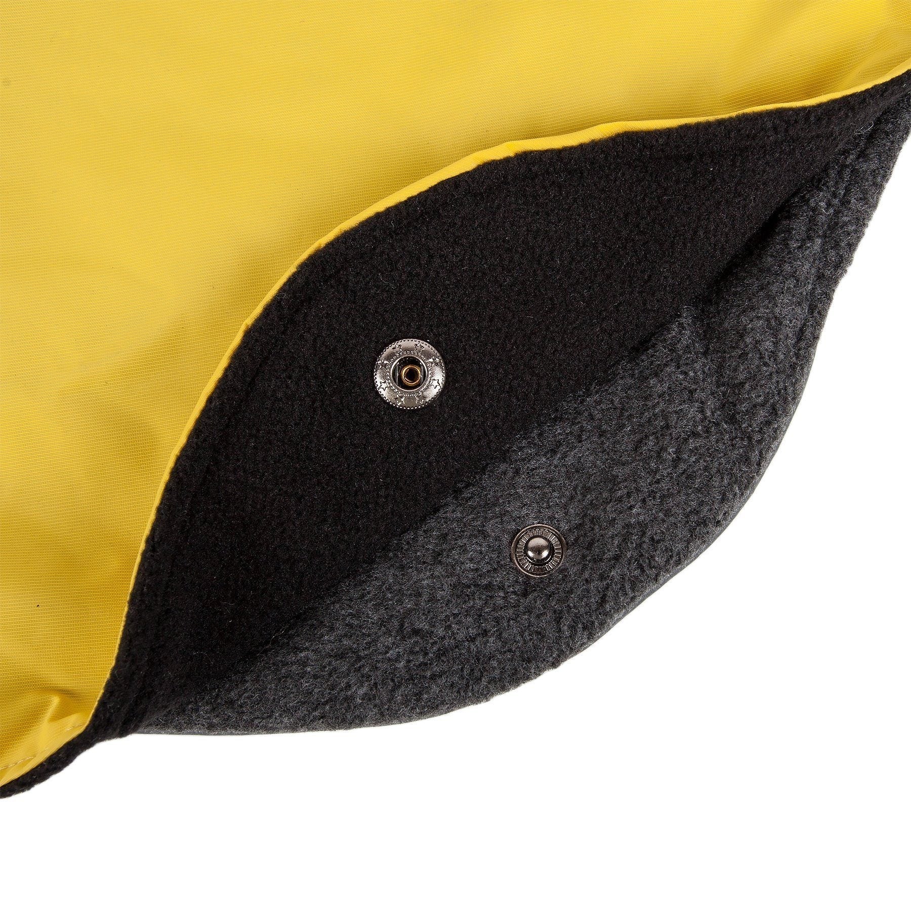 Touchdog Lightening-Shield 2-in-1 waterproof dog jacket with removable layers, featuring blackshark technology for outdoor protection.