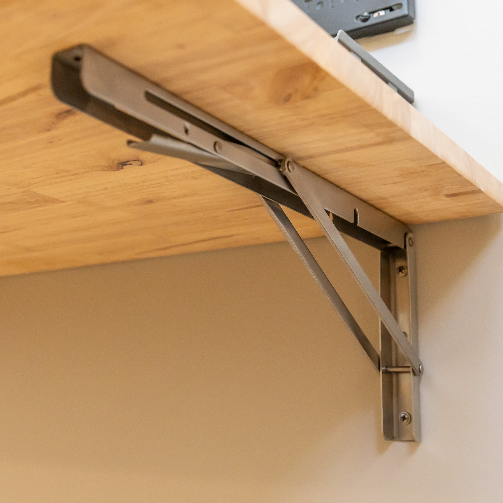 Wakefield Foldable Workbench | Heavy-Duty Table - OVERLANDERS Outfitter
