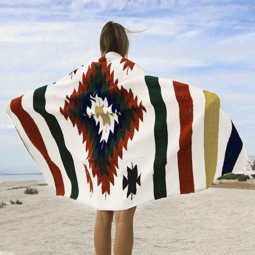 White Fiesta Diamond Blanket - OVERLANDERS Outfitter